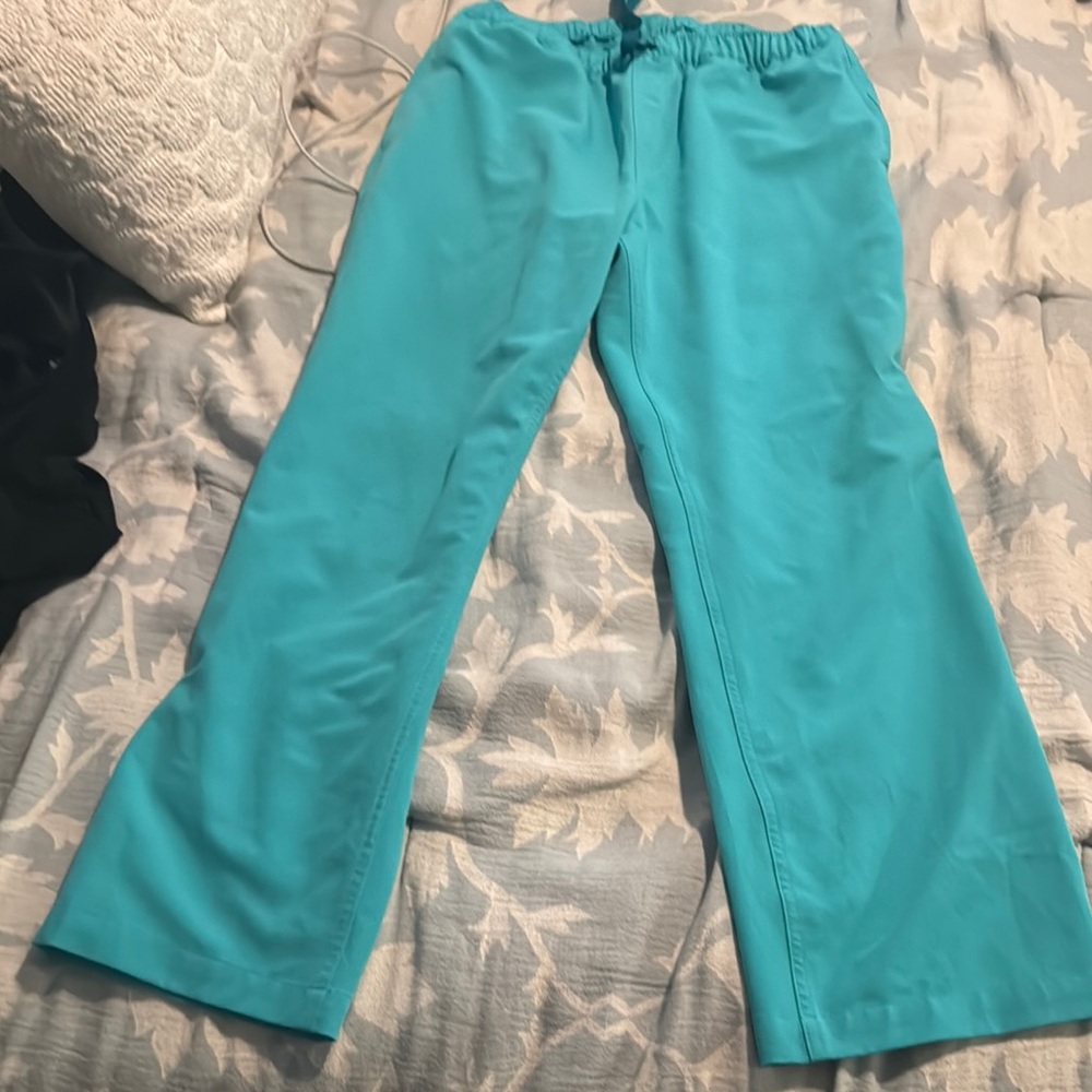 Figs Oasis Pisco Short Basic Scrub S